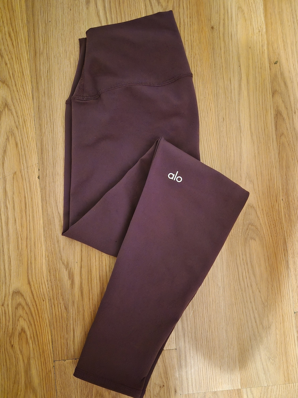 ALO Yoga Women  Leggings in Deep Burgundy